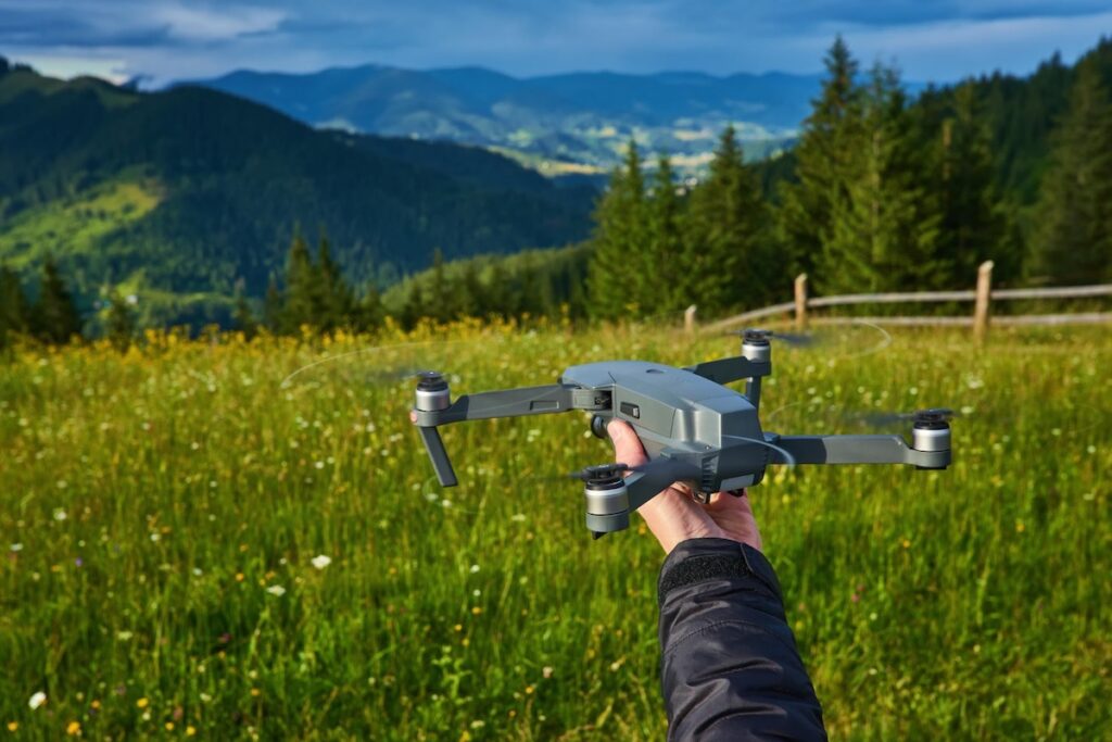 Drohnen in Osthessen: Luftaufnahmen legal, No‑Fly‑Zonen & Haftpflicht
