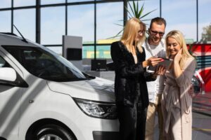 Eigener Wagen oder Carsharing? Kostenvergleich für Pendler